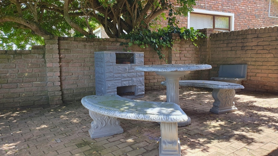 5 Bedroom Property for Sale in Dana Bay Western Cape